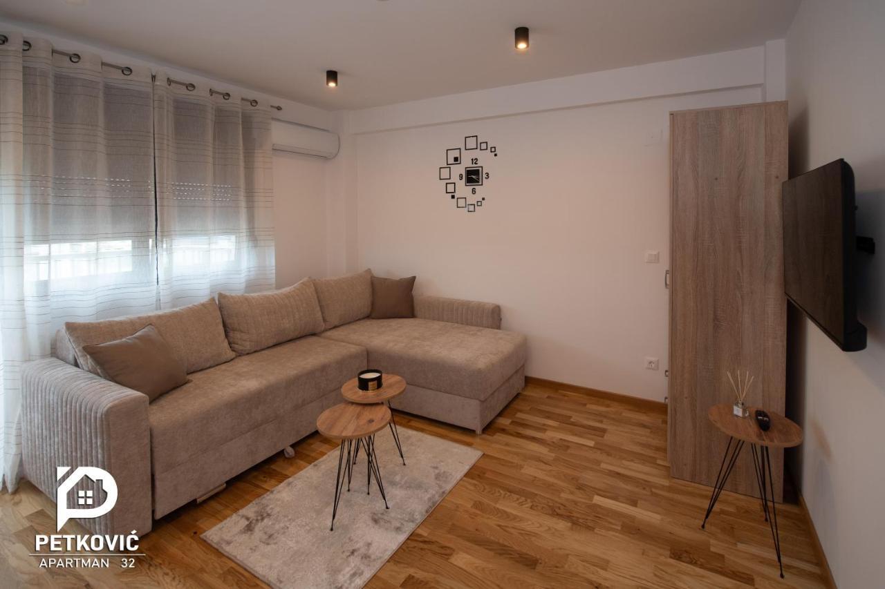 Petkovic Apartmani Studio32 Jagodina Exterior photo
