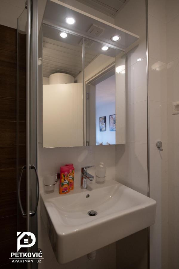 Petkovic Apartmani Studio32 Jagodina Exterior photo